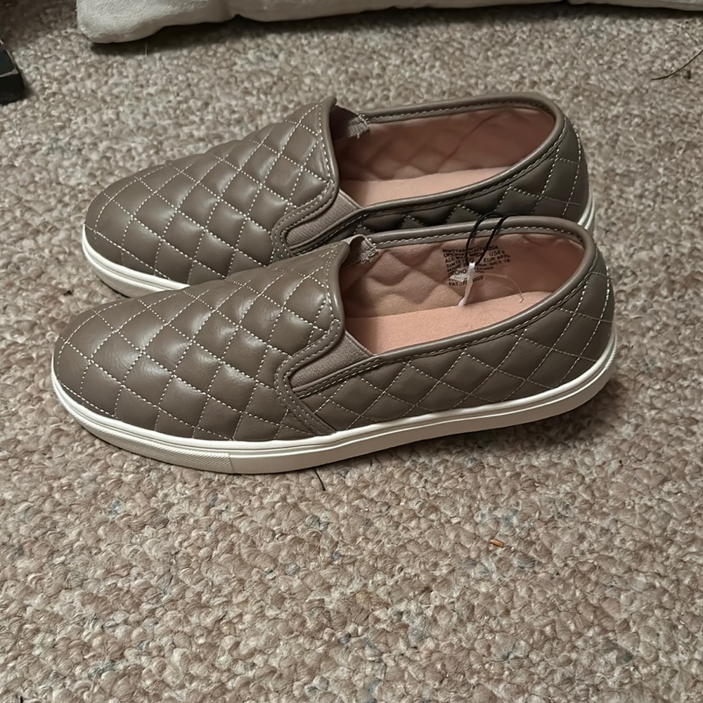 Women’s Quilted Slip-On Shoes - Brown
